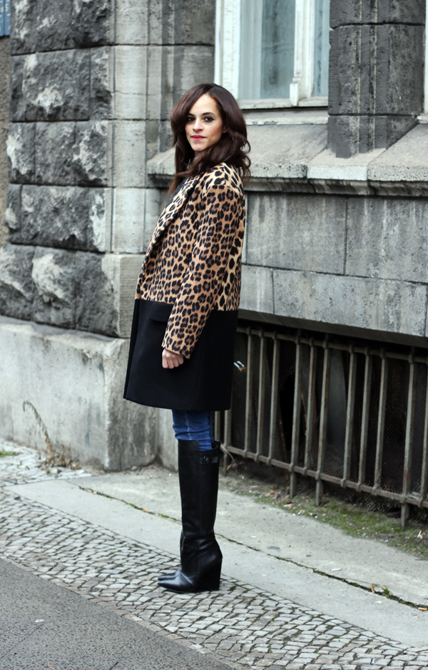 Leopard Coat and cut boots - Les Berlinettes