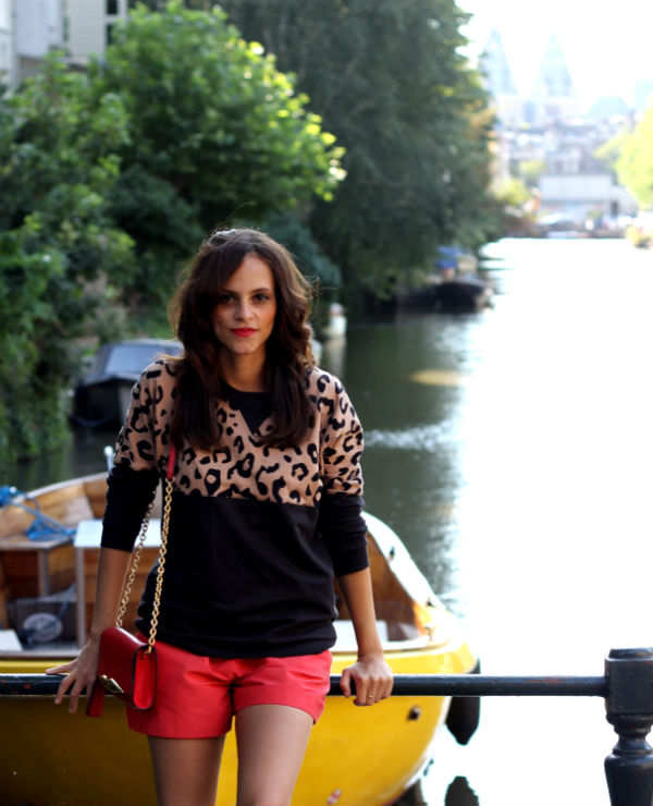amandine-fashion-blogger-berlin-germany-leopard-pulli-urban-outfiters-sass-and-bride