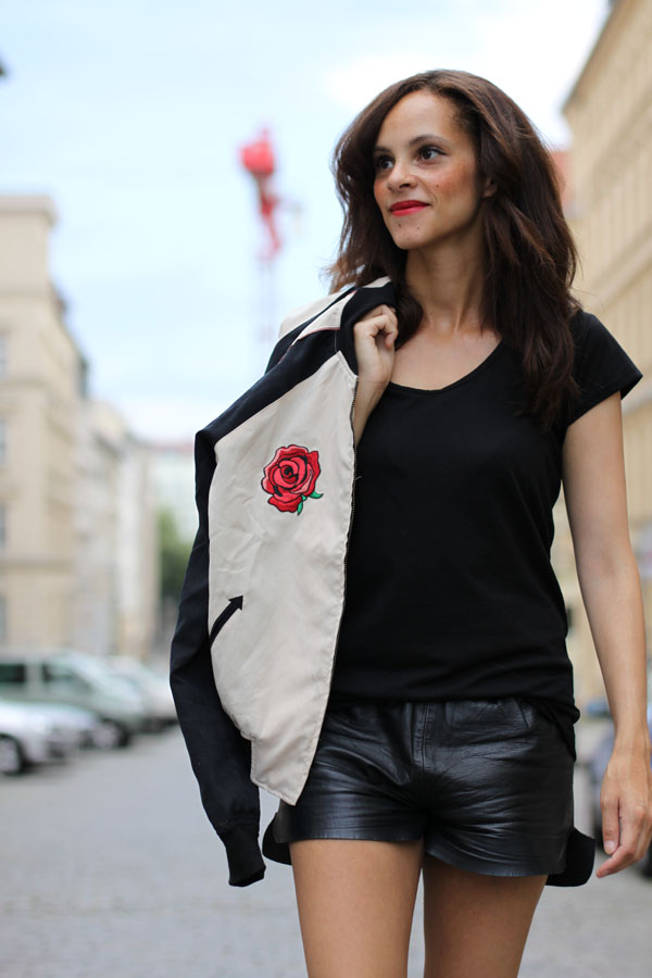 rose-tattoo-bomber-jacket-nasty-gal-amandine-fashion-blogger-berlin-germany