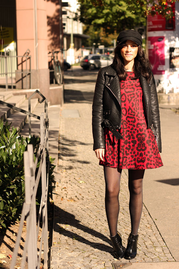 amandine-fashion-blogger-berlin-germany-leopard-print-red-and-black-dress