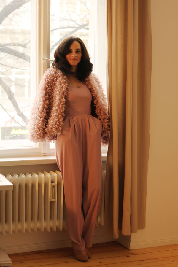 Outfit : Pink jumpsuit and fake fur