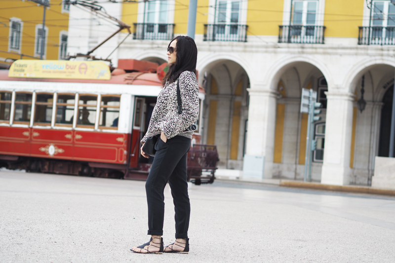 Opraça do comércio fashion travel lifestyle blogger red tram leopard edc esprit jacket