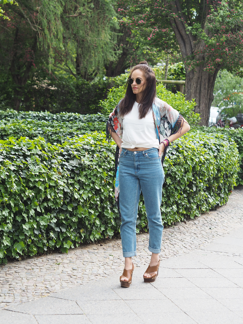 amandine fashion blogger berlin germany vila visapril scarf fitie top mom jeans and forever 21 Crisscross Wedge Slingback Sandals