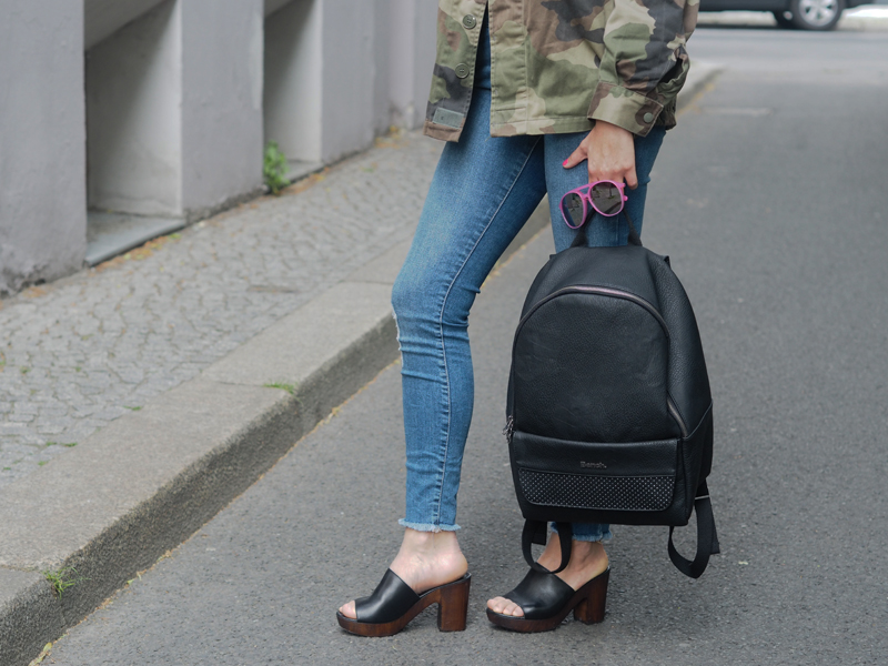amandine fashion blogger berlin germany wearing military vintage camouflage jacket black leather backpack hayne bench mules office shoes uk wildfox barbie sunglasses pink ootd outfit