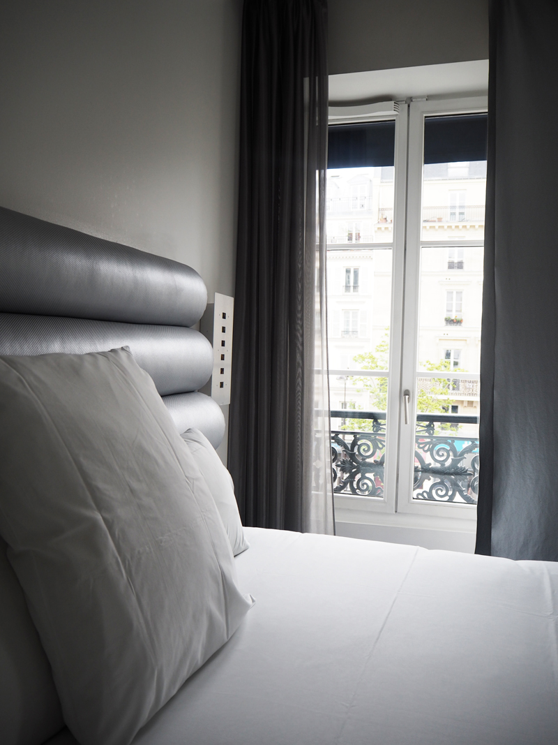 bed at 1K Paris