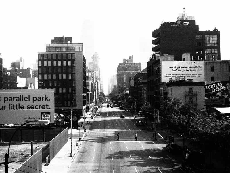 view from the highline in black and white from the Olympus PEN E-PL7 art filter