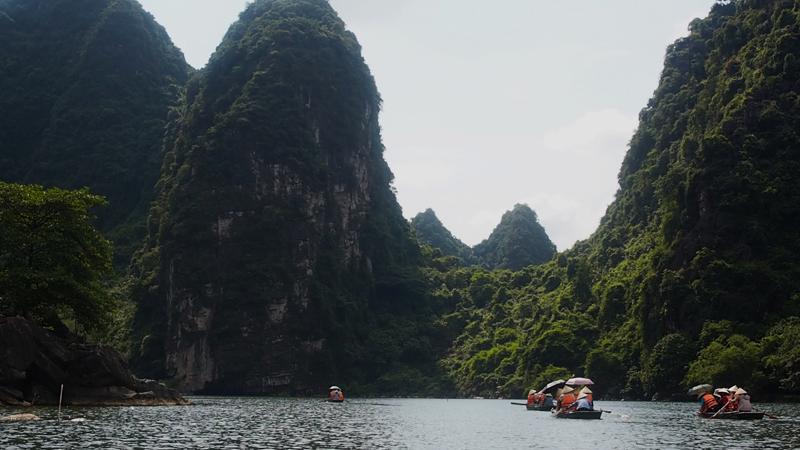 Trang An boat tour Vietnam's amazing karst landscapes Tam Coc Ninh Binh