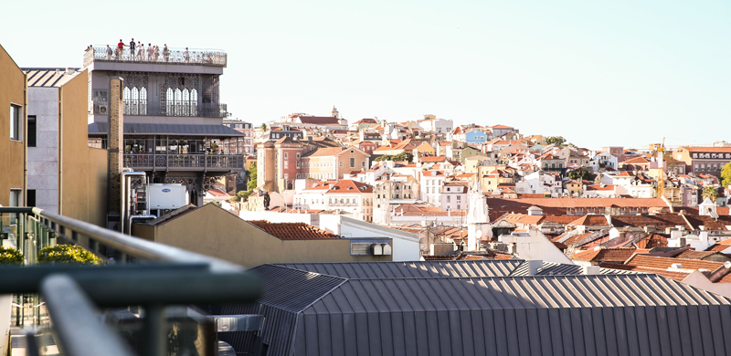 Weekend in Lisbon - things to do in Lisbon going out encantato rooftop bar 