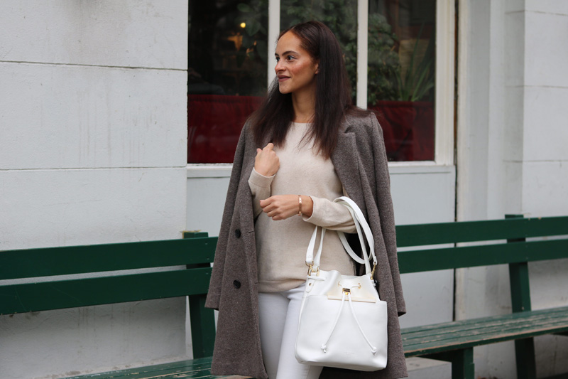 Amandine fashion blogger from Berlin Germany wearing Aldina Ted Baker bucket bag white leather bag