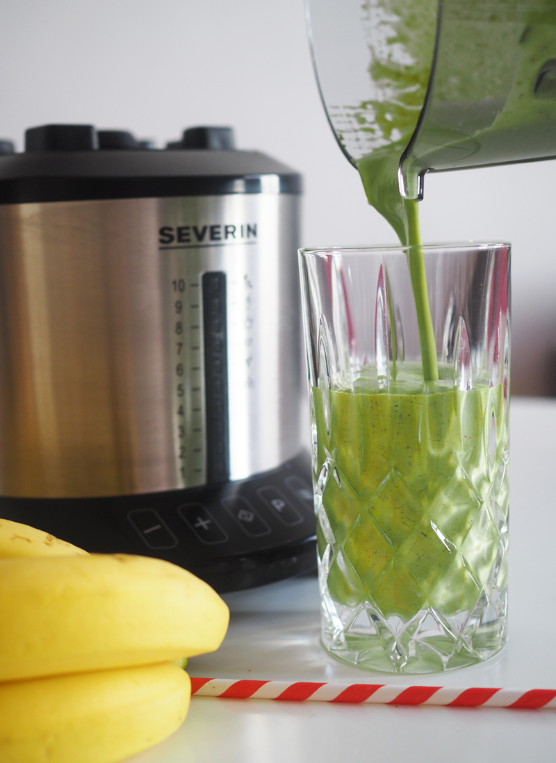 Severin SM3740 mixer Frozen banana and peanut butter Smoothie