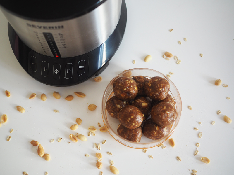Severin SM3740 mixer peanut butter energy balls recipe