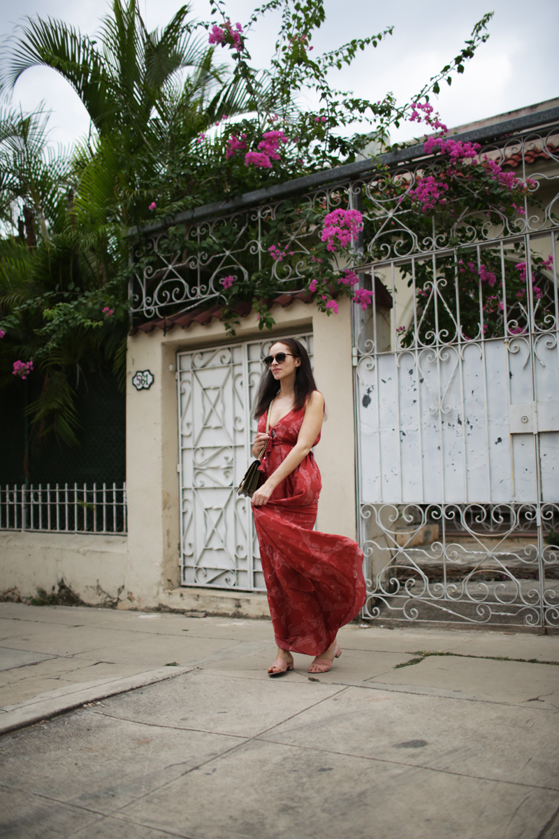 Berlin Fashion blogger outfit Guess red maxi dress