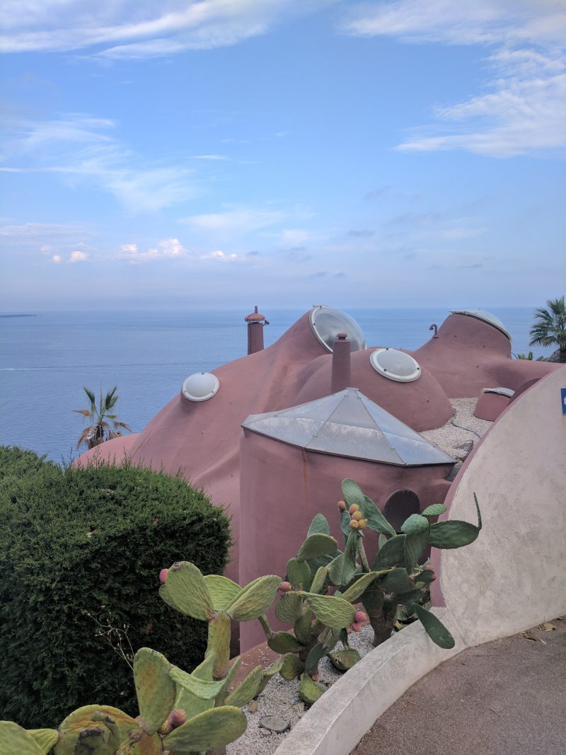 Places to visit in South of France in the Esterel massif - Palais Bulles 